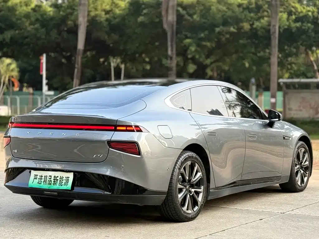 XPeng P7 — миниатюра 25