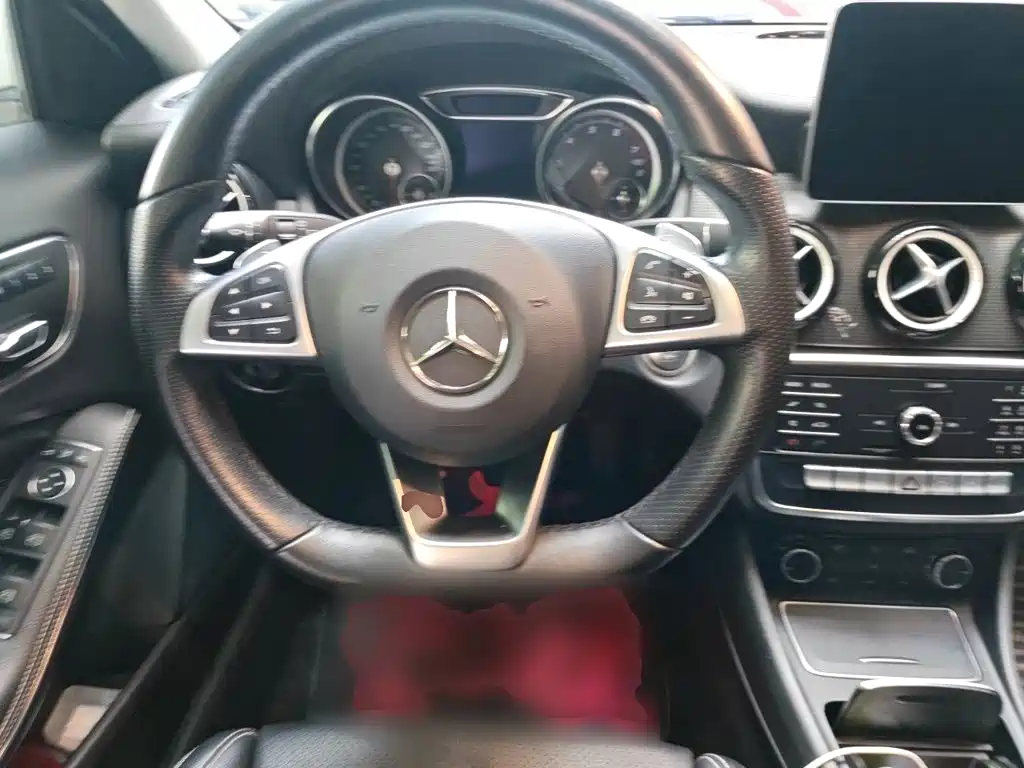 Mercedes-Benz GLA — миниатюра 6