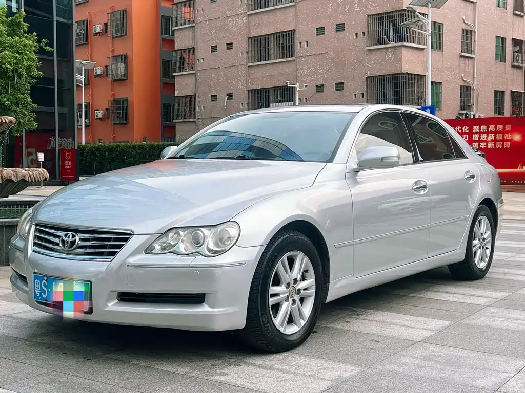Toyota Reiz 2010