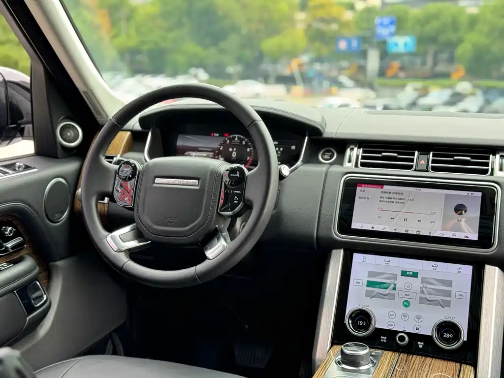 Land Rover Range Rover — миниатюра 11
