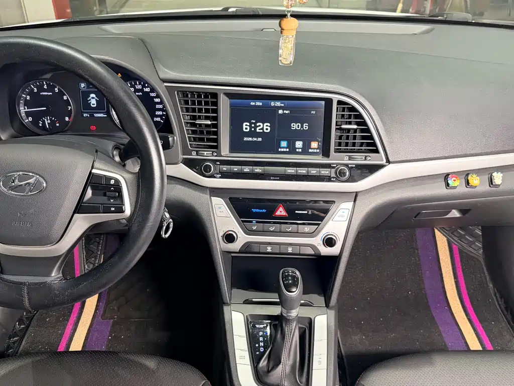Hyundai Elantra - фото 16
