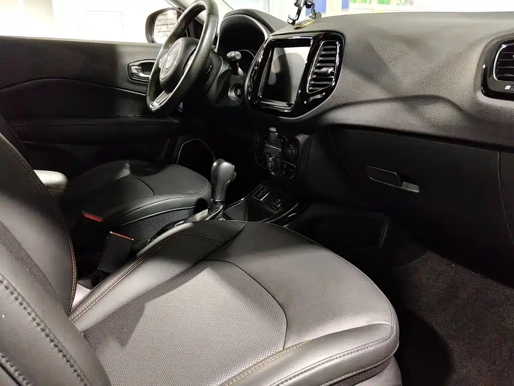 Jeep Compass — миниатюра 20