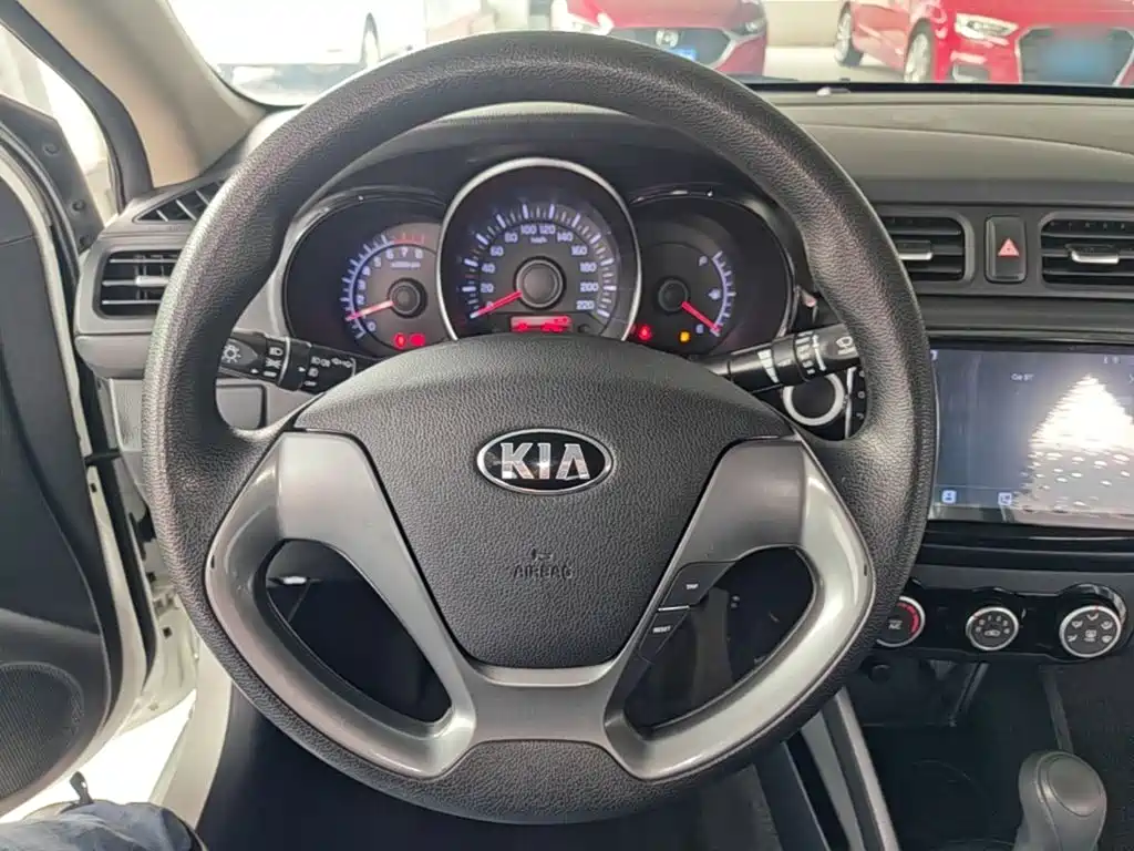 Kia K2 — миниатюра 11