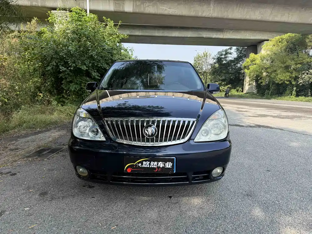Buick GL8 — миниатюра 2
