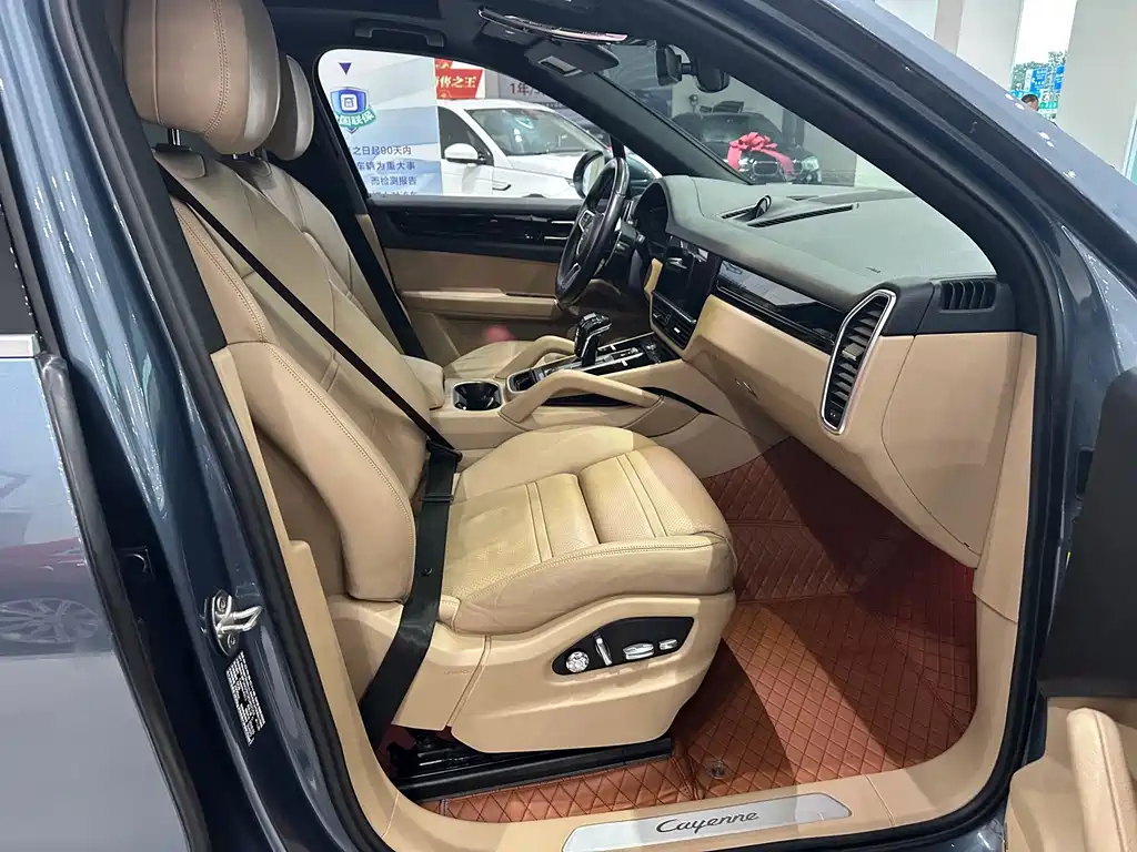 Porsche Cayenne — миниатюра 4