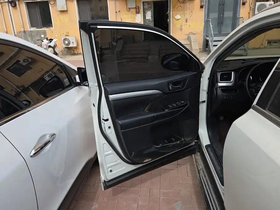 Toyota Highlander — миниатюра 7
