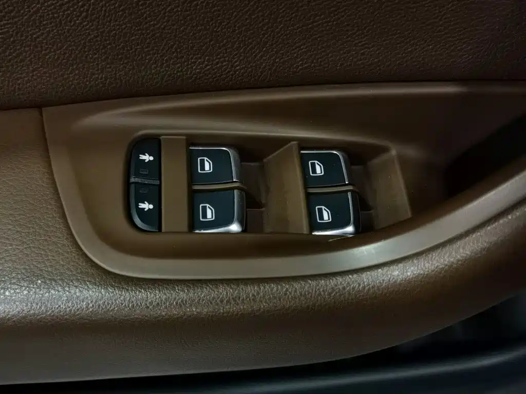 Audi A6L — миниатюра 9