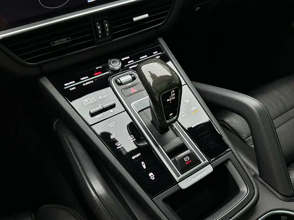 Porsche Cayenne — миниатюра 17
