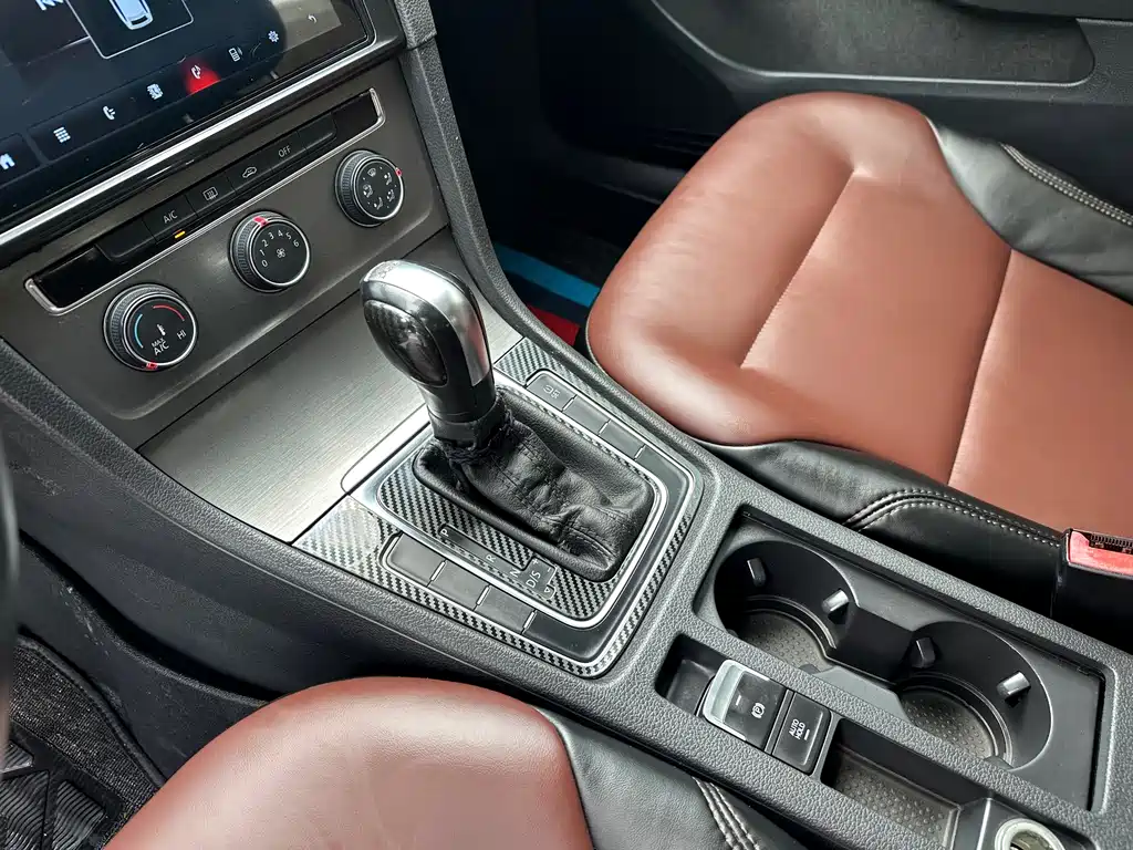 Volkswagen Golf — миниатюра 9