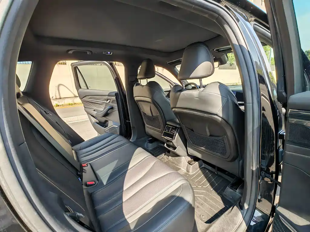 Geely Xingyue L — миниатюра 11