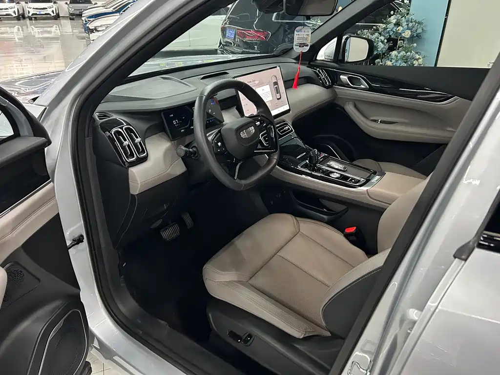Geely Boyue L — миниатюра 4
