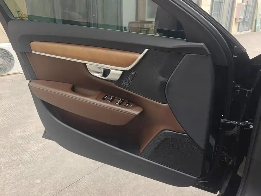 Volvo S90 — миниатюра 7