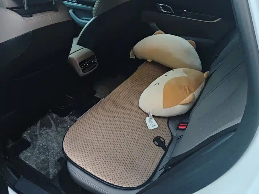 Geely Boyue L — миниатюра 10