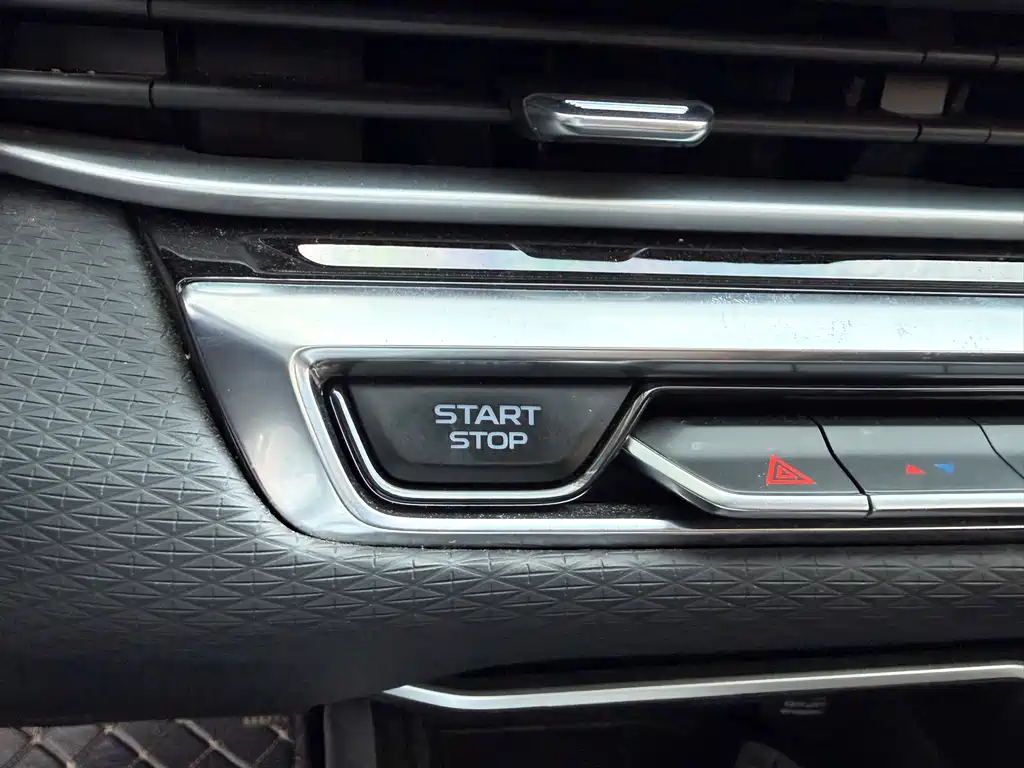 Geely Emgrand — миниатюра 17