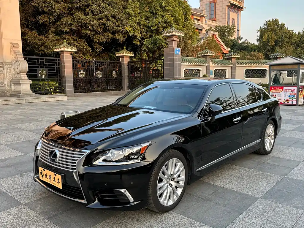 Lexus LS 2014 600hL