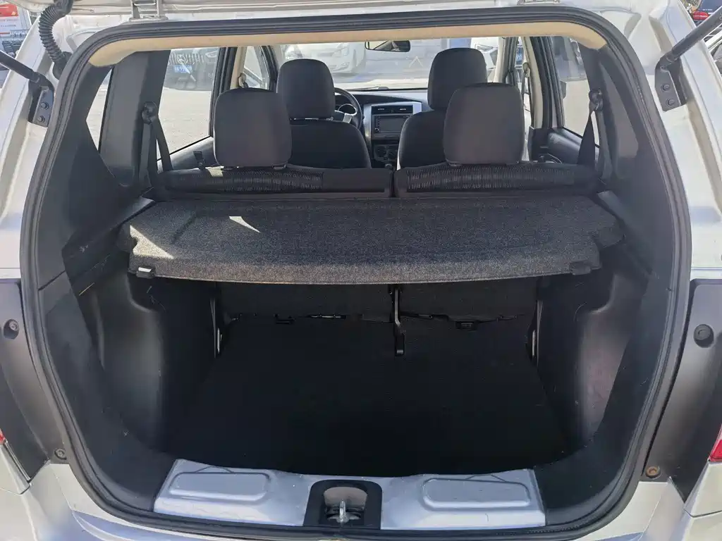 Nissan Livina — миниатюра 12
