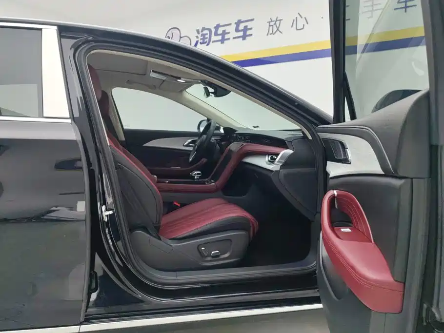 Hongqi Hongqi H5 — миниатюра 8