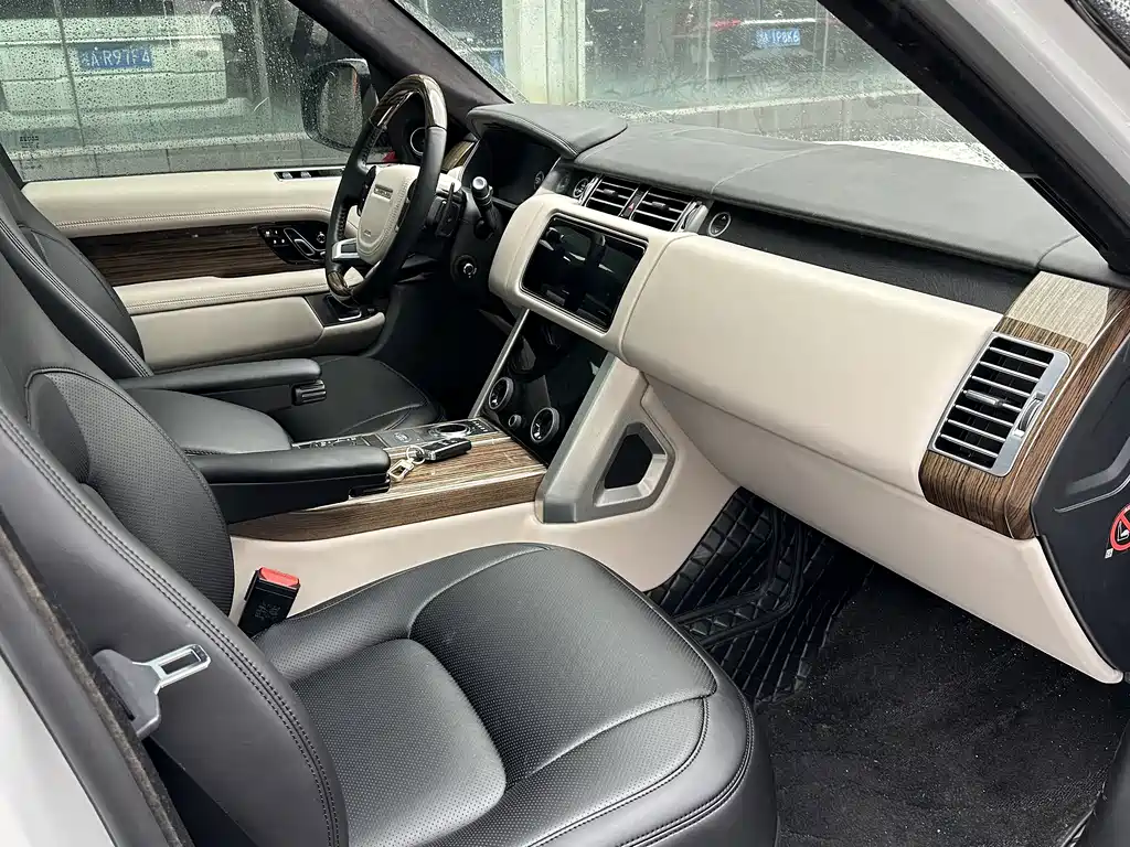 Land Rover Range Rover — миниатюра 6