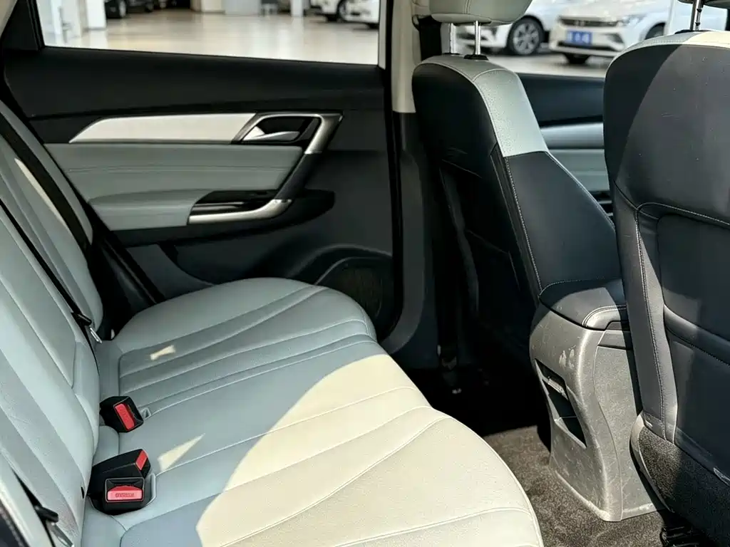 BAIC EU5 — миниатюра 3