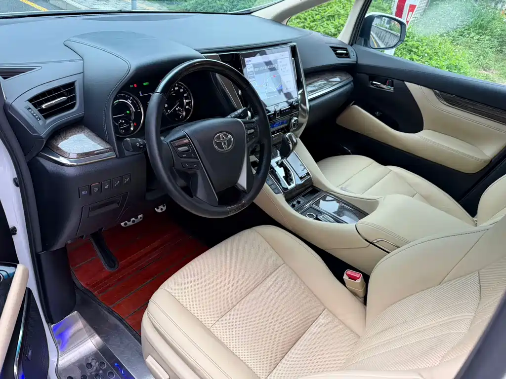 Toyota Alphard 2020 2.5L Luxury
