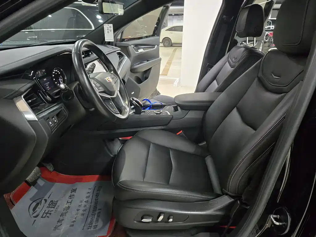 Cadillac XT5 — миниатюра 6