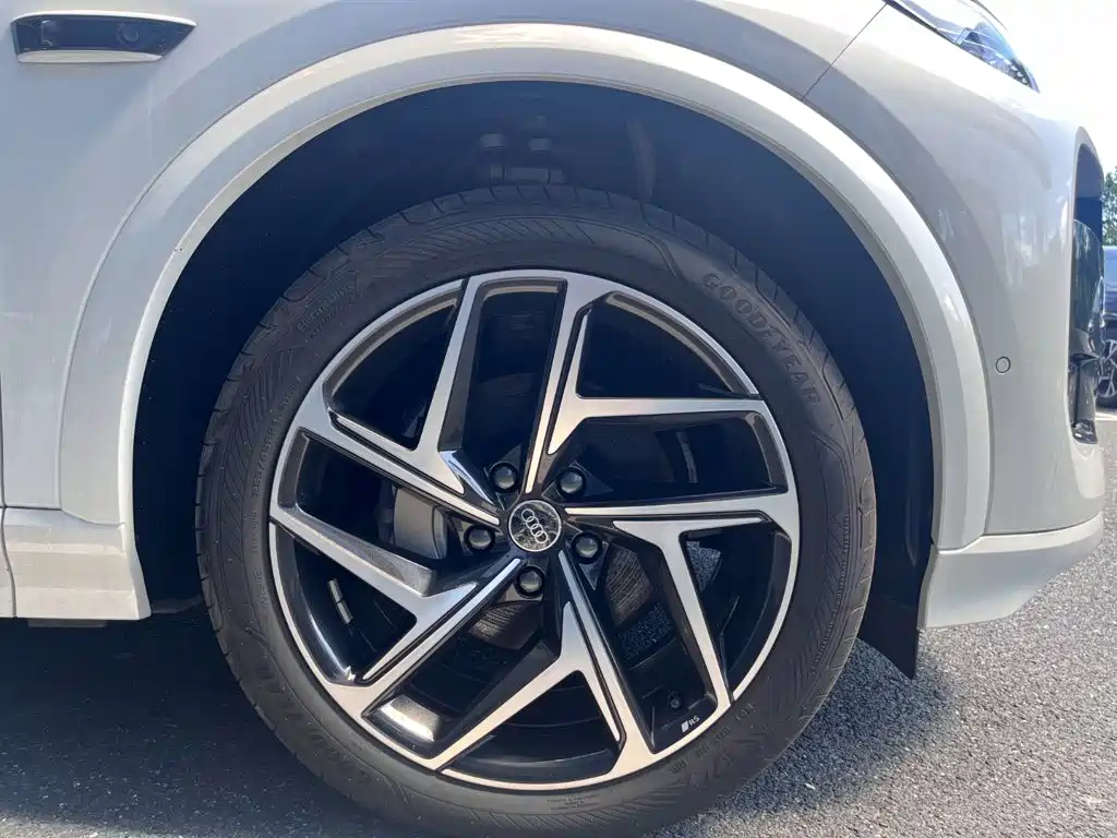 Audi AudiQ6L e-tron — миниатюра 14