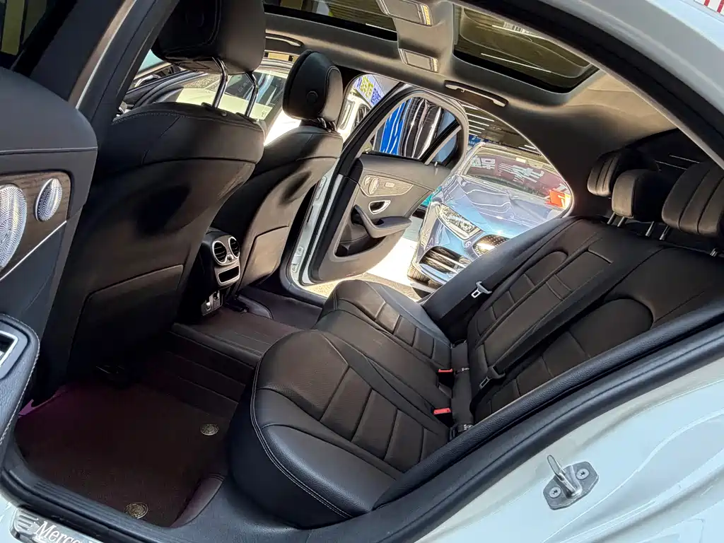 Mercedes-Benz C-Class — миниатюра 14