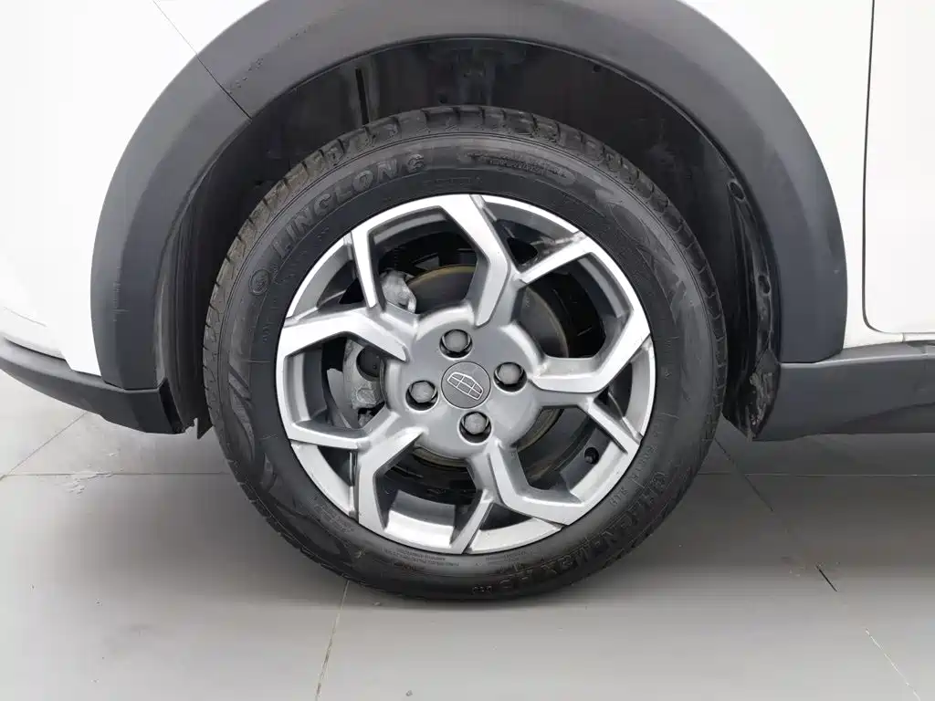 Geely Vision X1 — миниатюра 17