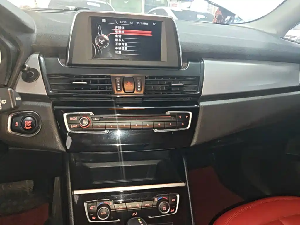 BMW 2 Series Active Tourer — миниатюра 5