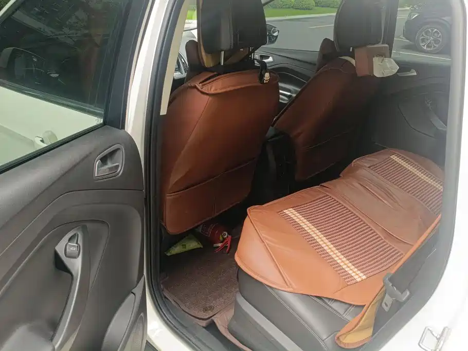 Ford Kuga — миниатюра 10