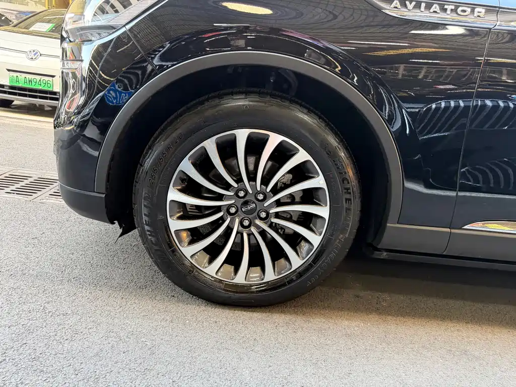 Lincoln Aviator — миниатюра 36