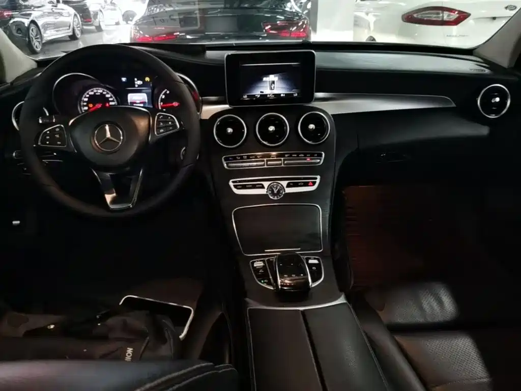 Mercedes-Benz C-Class — миниатюра 10
