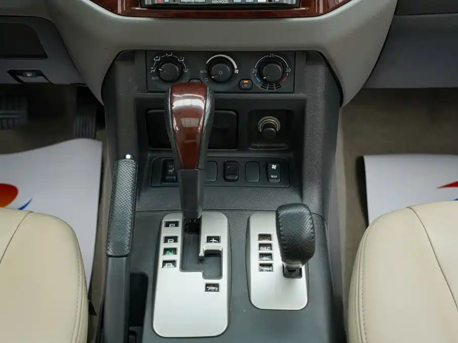 Mitsubishi Pajero — миниатюра 28