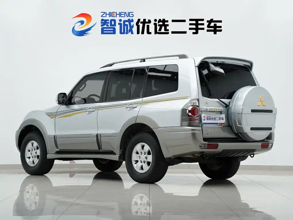 Mitsubishi Pajero — миниатюра 40