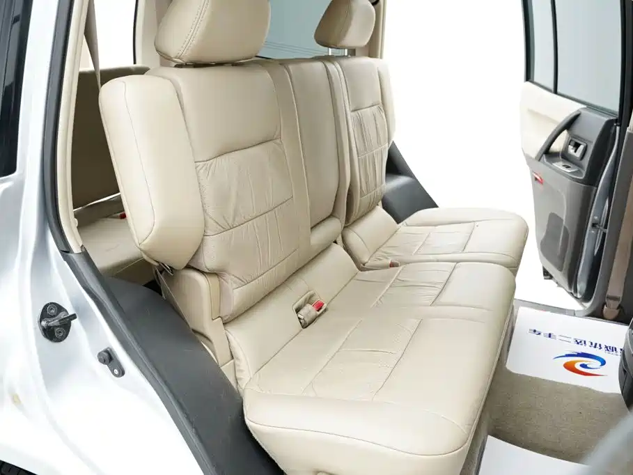 Mitsubishi Pajero — миниатюра 20