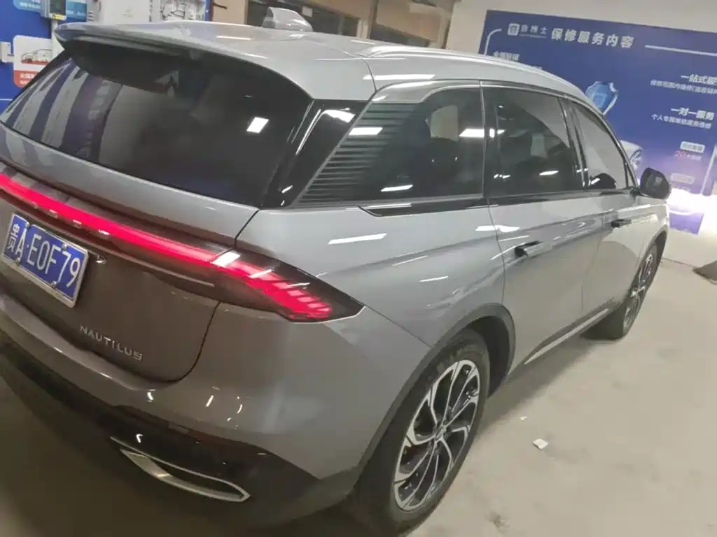 Lincoln Nautilus — миниатюра 2