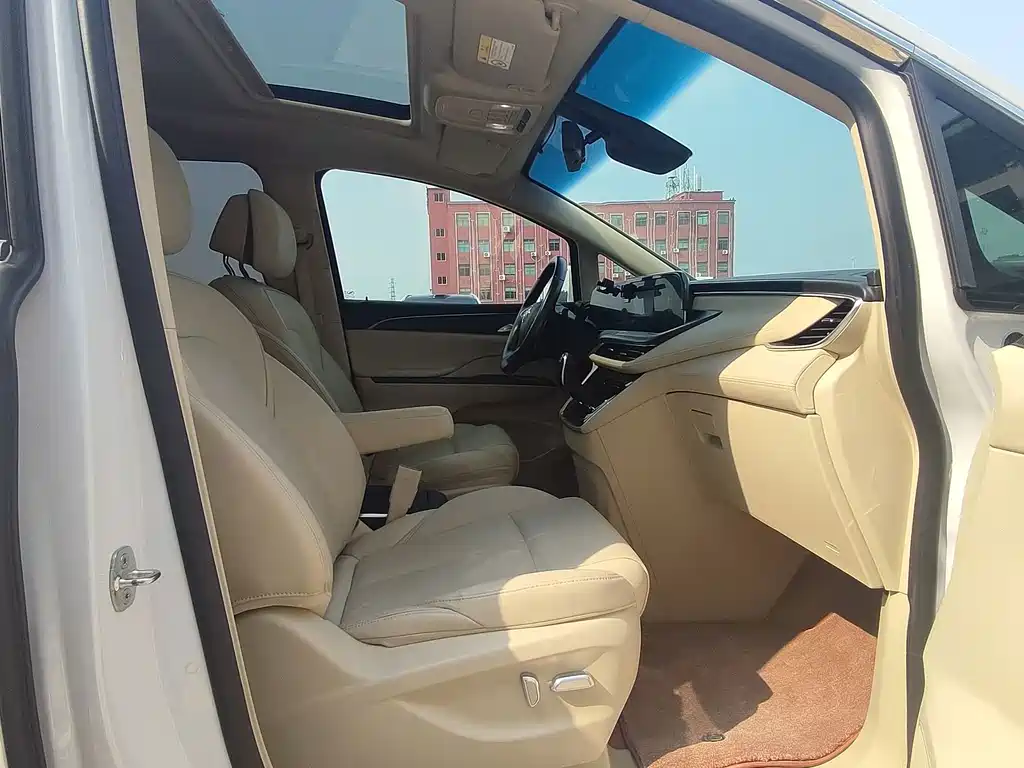 Buick GL8 — миниатюра 17