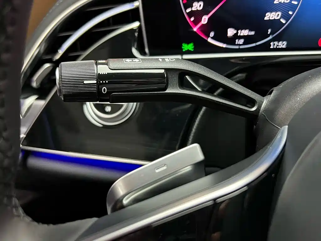 Mercedes-Benz E-Class — миниатюра 21