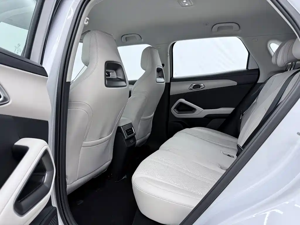 BYD Yuan UP — миниатюра 10