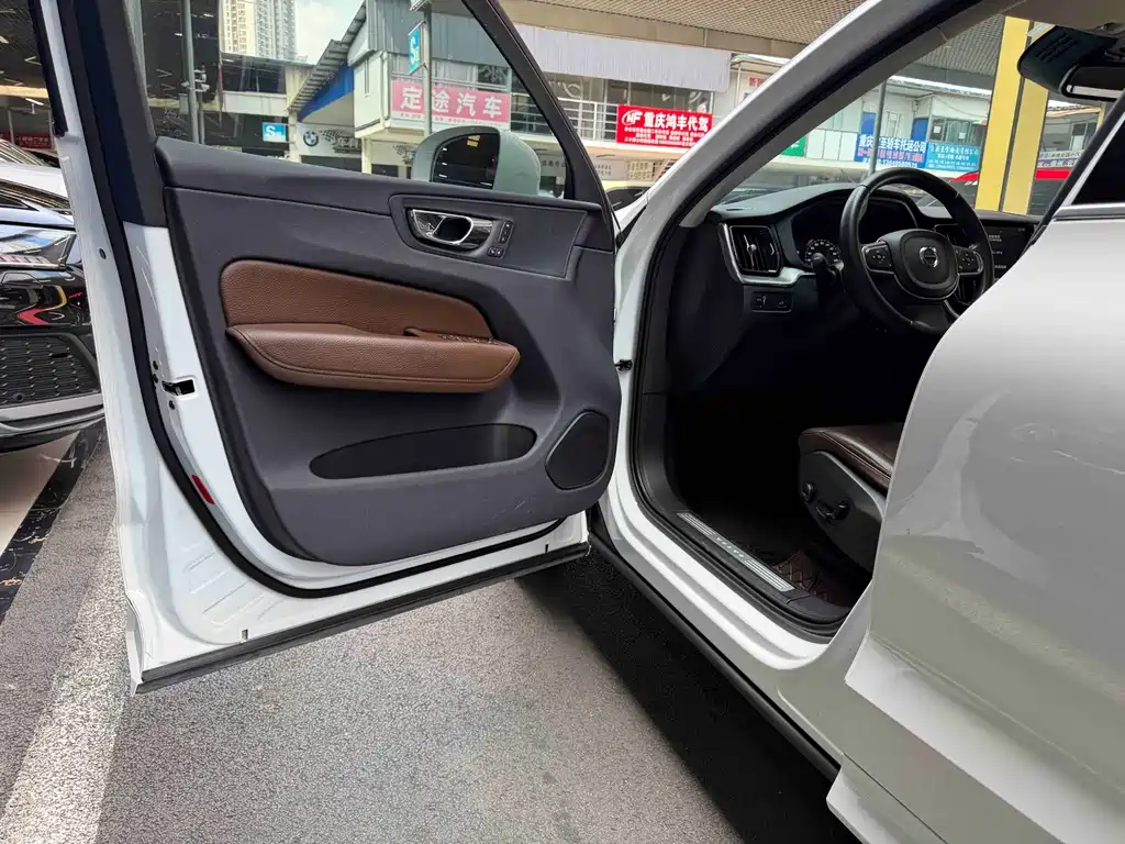 Volvo XC60 — миниатюра 10
