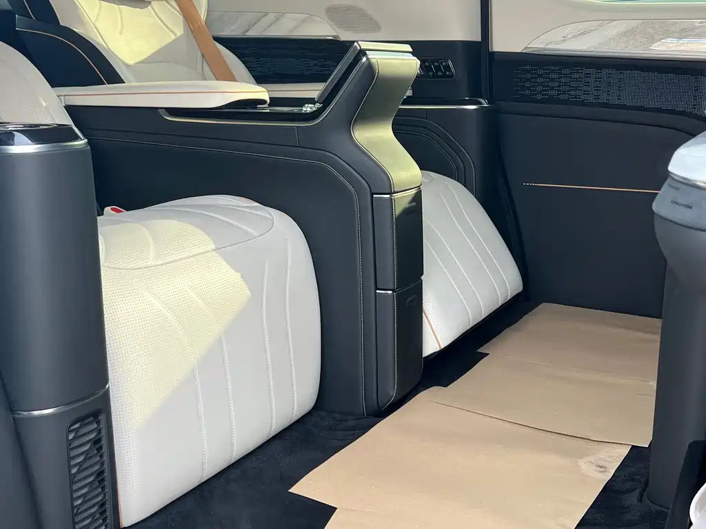 ZEEKR EXTREME KRYPTON 009