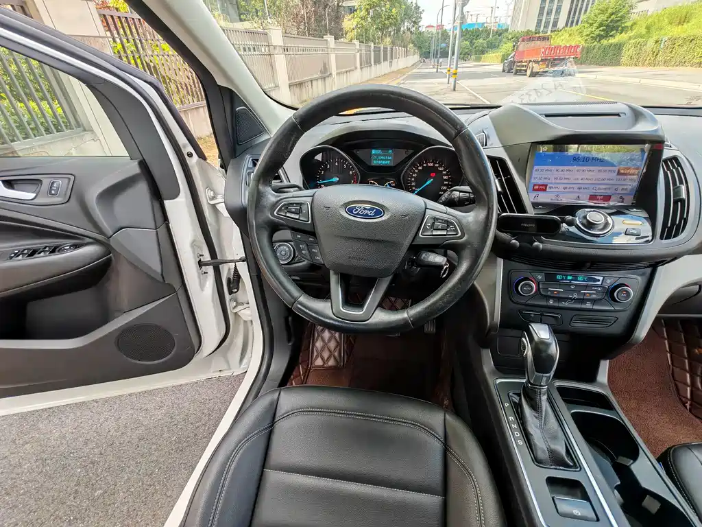 Ford Kuga — миниатюра 18