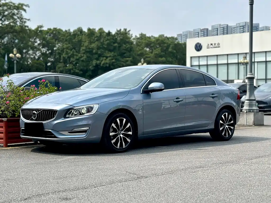 Volvo S60 — миниатюра 2