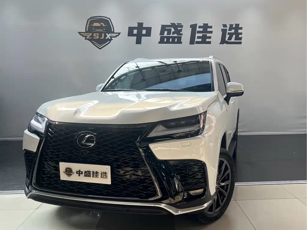 Lexus LX 2024