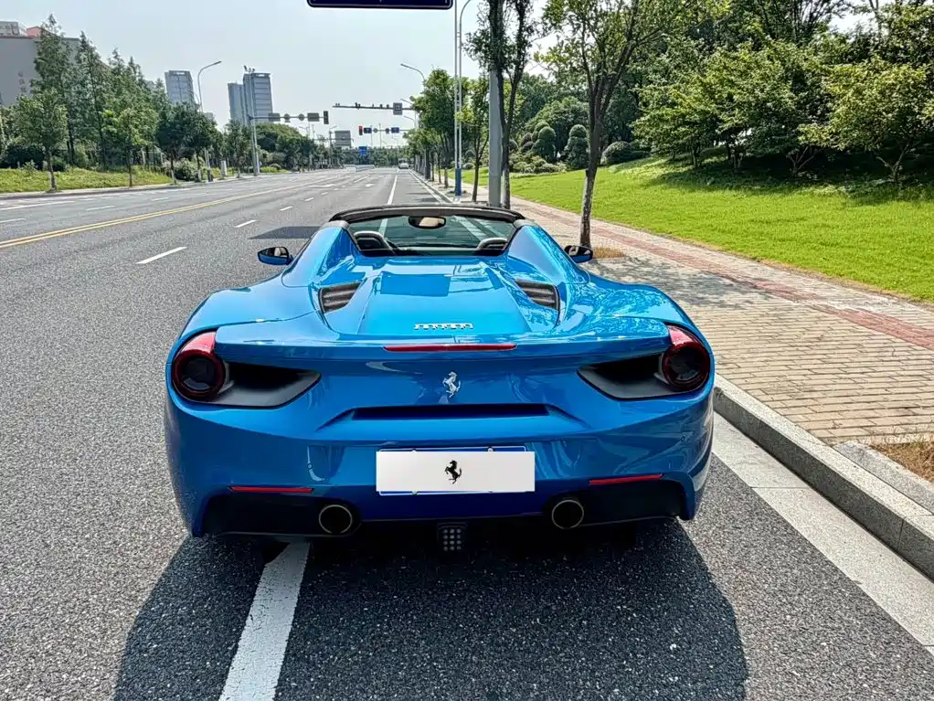 Ferrari 488 — миниатюра 8