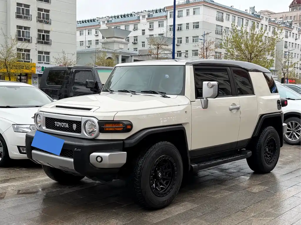 Toyota FJ Cruiser 2020