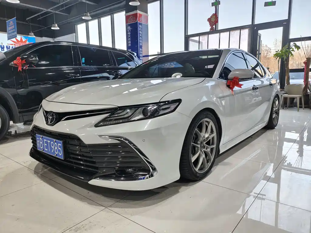 TOYOTA CAMRY