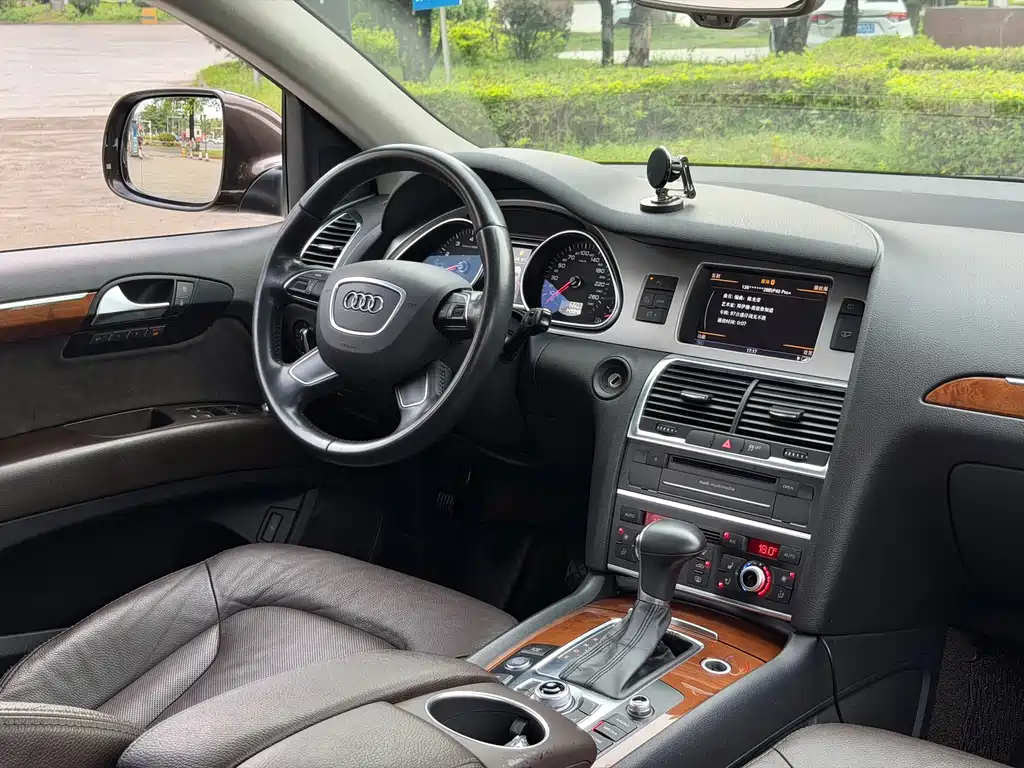Audi Q7 — миниатюра 9