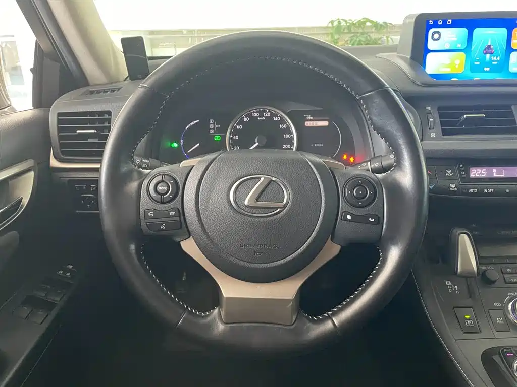 Lexus CT — миниатюра 6
