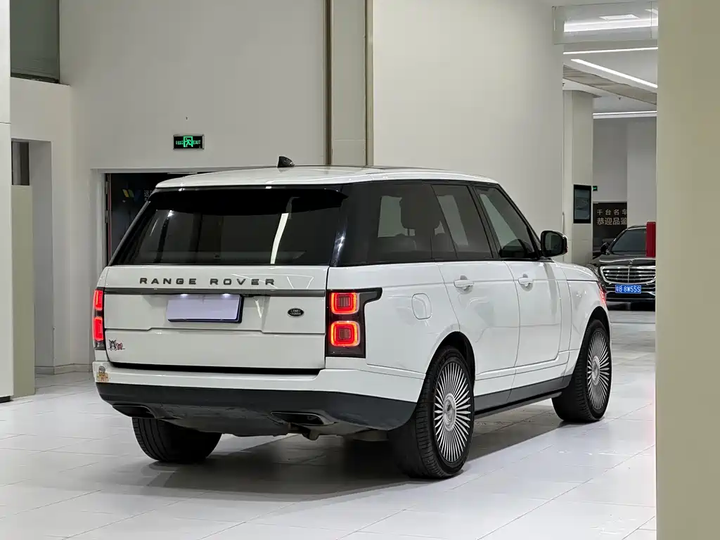 Land Rover Range Rover — миниатюра 5